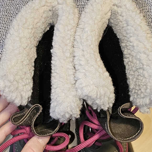 Sz 8 Sorel Caribou Classic Snow Boots - Picture 8 of 17